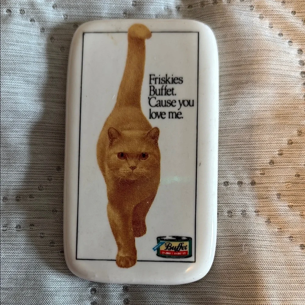 1986 Carnation Company White and Brown Cat magnet